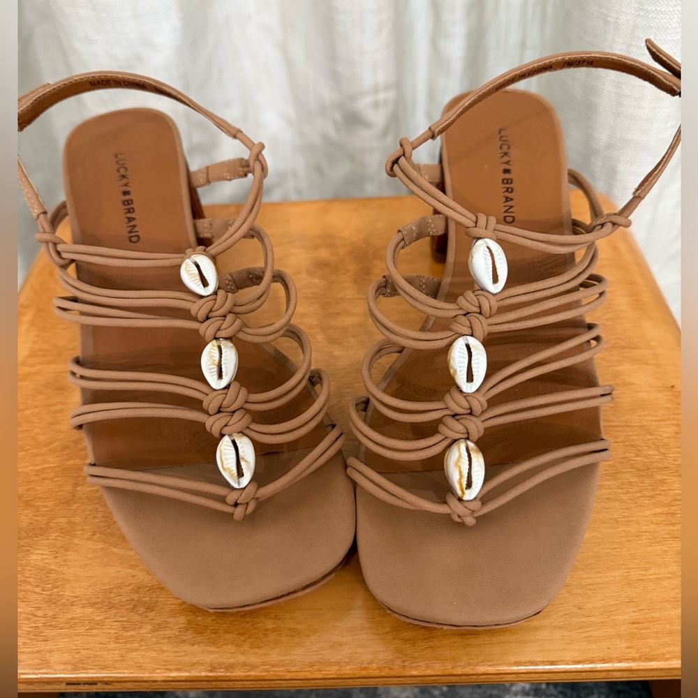Lucky Brand Brown Sandals with Shell Details